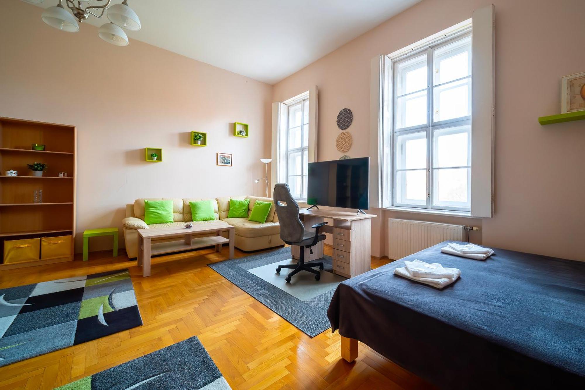 Tomka Apartman Szeged Exterior photo