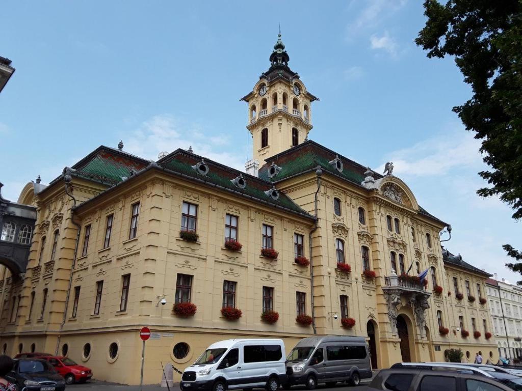 Tomka Apartman Szeged Exterior photo